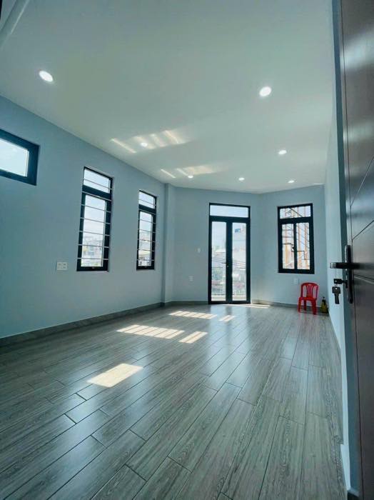 Cần bán nhà mặt tiền đường Âu Dương Lân (P.3, Q.8, TP.HCM).